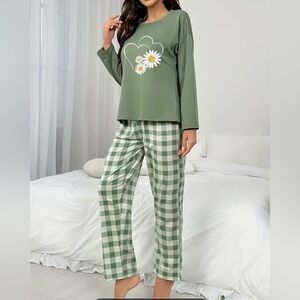 Women’s Checkered Pajama Set Top Long Sleeve Pants Elastic Waist Green Size M